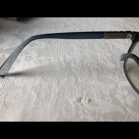 - Brand new Burberry Blue Gradient Woman’s Frame - Picture 7 of 7